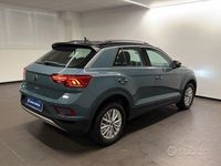 Usata VW T-Roc Life 116 CV (85 kW) 2025 Blu SUV
