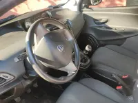 Usata Lancia Ypsilon 69 CV (50 kW) 2017 Bluazzurro Utilitaria
