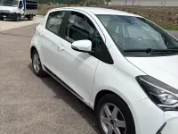 Usata Toyota Yaris 68 CV (50 kW) 2017 Bianco Berlina
