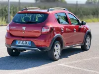 Usata Dacia Sandero Stepway 90 CV (66 kW) 2013 Rosso Berlina