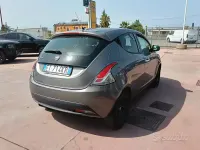 Usata Lancia Ypsilon 69 CV (50 kW) 2013 Grigio Utilitaria