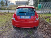 Usata Lancia Ypsilon 69 CV (50 kW) 2016 Rosso Utilitaria