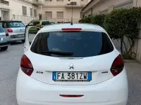 Usata Peugeot 208 75 CV (55 kW) 2015 Bianco Utilitaria
