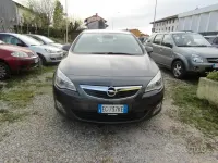 Usata Opel Astra 110 CV (80 kW) 2011 Grigio Berlina