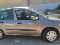 Usata Renault Modus Dynamique 75 CV (55 kW) 2008 Grigio Monovolume