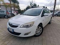 Usata Opel Astra Cosmo 110 CV (80 kW) 2012 Bianco Station wagon