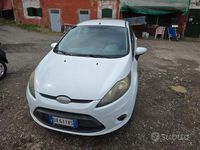 Usata Ford Fiesta 70 CV (51 kW) 2009 Bianco Utilitaria