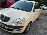 Usata Lancia Ypsilon 80 CV (58 kW) 2003 Beige Utilitaria