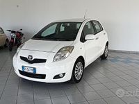 Usata Toyota Yaris Sol 90 CV (66 kW) 2011 Bianco Utilitaria