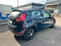 Usata Ford Fiesta Titanium 70 CV (51 kW) 2011 Bluazzurro Berlina
