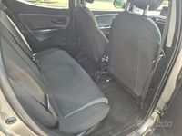 Usata Lancia Ypsilon 69 CV (50 kW) 2015 Grigio Utilitaria