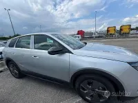 Nuova Opel Grandland Electric 136 CV (100 kW) 2026 Verde SUV