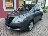 Usata Lancia Ypsilon 69 CV (50 kW) 2014 Grigio Utilitaria