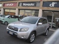 Usata Toyota RAV4 Luxury 177 CV (130 kW) 2009 Argento Berlina