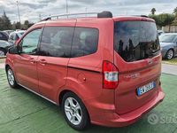 Usata Ford Tourneo Connect 115 CV (84 kW) 2014 Rosso Monovolume