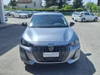Usata Peugeot 208 Allure 101 CV (74 kW) 2025 Grigio Utilitaria