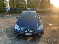 Usata Mercedes 180 Edition 109 CV (80 kW) 2012 Blu Berlina