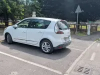 Usata Renault Scénic III XMOD 110 CV (80 kW) 2012 Bianco Monovolume