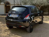 Usata Lancia Ypsilon Silver 69 CV (50 kW) 2022 Nero Utilitaria