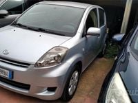 Usata Daihatsu Sirion 58 CV (42 kW) 2008 Argento Utilitaria