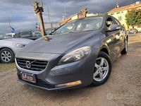 Usata Volvo V40 Summum 116 CV (85 kW) 2013 Grigio Utilitaria