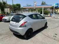 Usata Lancia Ypsilon 69 CV (50 kW) 2021 Grigio Utilitaria