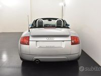 Usata Audi TT Roadster 150 CV (110 kW) 2003 Grigio Cabrio