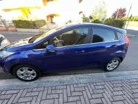 Usata Ford Fiesta 75 CV (55 kW) 2015 Blu Utilitaria
