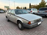 Usata Alfa Romeo 75 110 CV (80 kW) 1988 Grigio Berlina