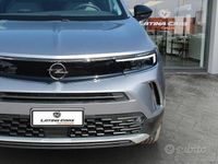 Usado Opel Mokka Elegance 101 CV (74 kW) 2022 Gris SUV