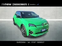 Usata Renault 5 E-Tech Komfort 110 kW (150 CV) 2025 Verde chiaro Utilitaria