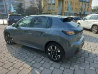 Usata Peugeot 208 Allure 101 CV (74 kW) 2025 Grigio Utilitaria