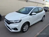 Usata Dacia Sandero 101 CV (74 kW) 2024 Bianco Berlina