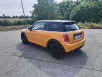 Occasion Mini Cooper D 116 ch (85 kW) 2017 Orange Citadine