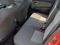 Usata Toyota Yaris Hybrid Cool 73 CV (53 kW) 2018 Rosso Berlina