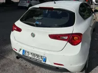 Usata Alfa Romeo Giulietta Distinctive 105 CV (77 kW) 2013 Bianco Utilitaria