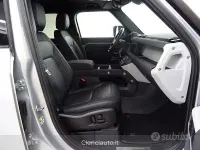 Usata Land Rover Defender SE Dynamic 249 CV (183 kW) 2023 Grigio SUV