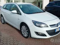 Usata Opel Astra Cosmo 110 CV (80 kW) 2013 Bianco Station wagon