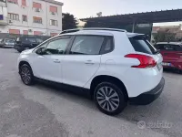 Usata Peugeot 2008 Allure 99 CV (72 kW) 2015 Bianco SUV