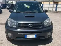 Usata Toyota RAV4 116 CV (85 kW) 2005 Grigio SUV