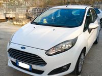Usata Ford Fiesta Titanium 92 CV (67 kW) 2014 Bianco Utilitaria