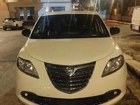 Usata Lancia Ypsilon 85 CV (62 kW) 2014 Bianco Utilitaria