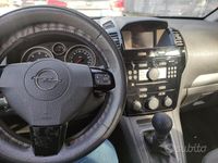 Usata Opel Zafira 110 CV (80 kW) 2009 Nero Monovolume