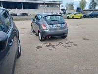 Usata Lancia Ypsilon 69 CV (50 kW) 2015 Grigio Utilitaria