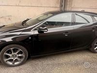 Usata Volvo V40 Ocean Race 120 CV (88 kW) 2016 Nero Berlina