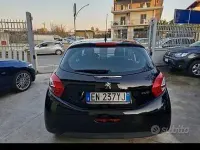 Usata Peugeot 208 Active 82 CV (60 kW) 2012 Nero Utilitaria