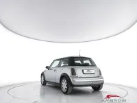 Begagnad Mini One D 75 HK (55 kW) 2003 Grå Halvkombi