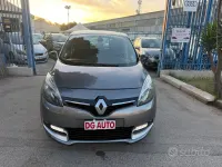 Usata Renault Scénic XMOD 110 CV (80 kW) 2016 Grigio Monovolume