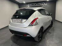 Usata Lancia Ypsilon Platinum 69 CV (50 kW) 2014 Argento Utilitaria