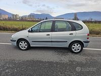 Usata Renault Scénic 107 CV (78 kW) 2000 Grigio Monovolume